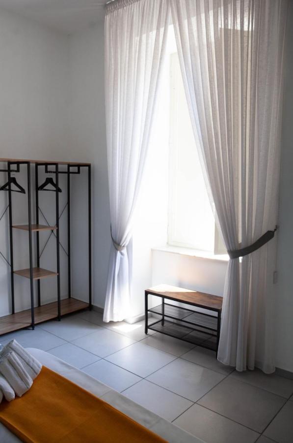 Track 60 - Private Rooms Garibaldi Naples Luaran gambar